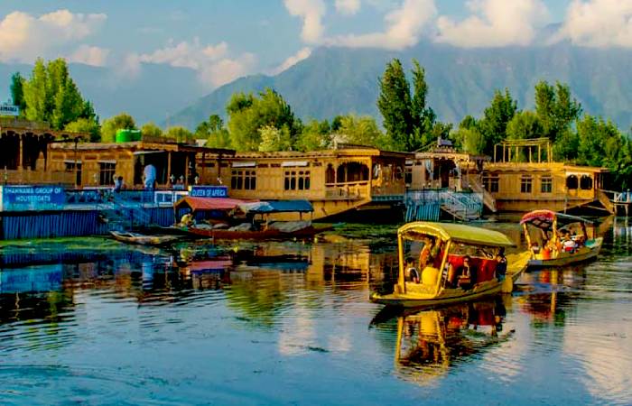 Srinagar Houseboat Stay & Kashmir Sightseeing Tour